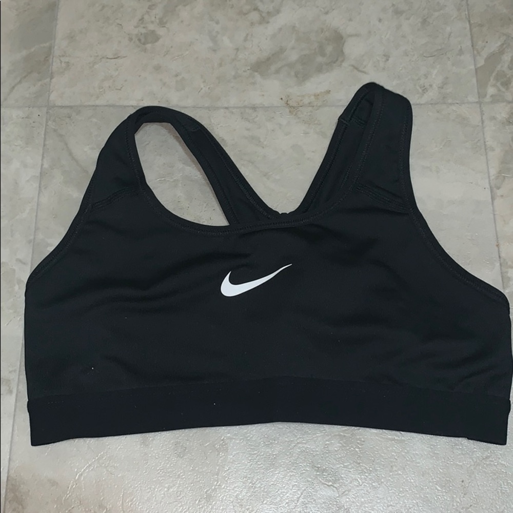 Black sports bra